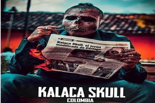 Chàng trai gây sốc khi phẫu thuật biến mặt thành hộp sọ sống