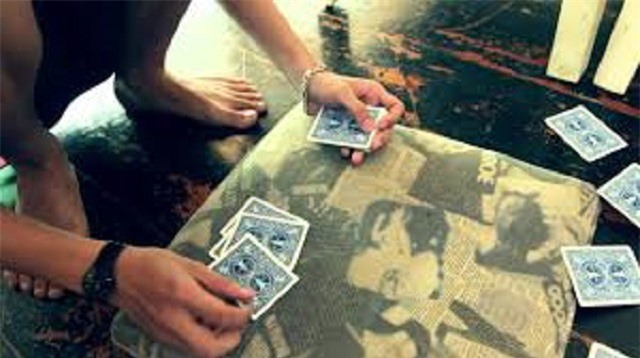 Anh trai thua bạc, em trai rủ người đến bắt cóc, tống tiền 3 con bạc khác