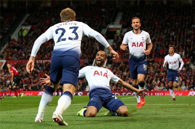 Clip: Moura lập cú đúp, Tottenham “chôn vùi” M.U ngay tại Old Trafford