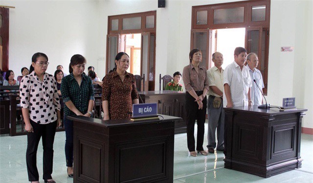 Đưa ra xét xử vụ tham ô ở Trường Chính Trị Phú Yên dù vắng gần 1.300 người liên quan