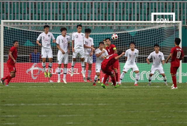 Sút phạt tung lưới Hàn Quốc, Minh Vương được khen hay hơn cả... Toni Kroos