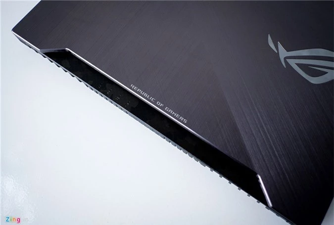 Asus ROG Strix SCAR II - laptop gaming cho xa thu gia 44,5 trieu hinh anh 3