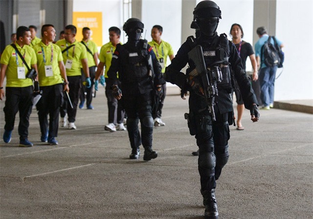 Nhiều cảnh sát tham gia bảo vệ trận bán kết giữa Olympic Việt Nam và Hàn Quốc