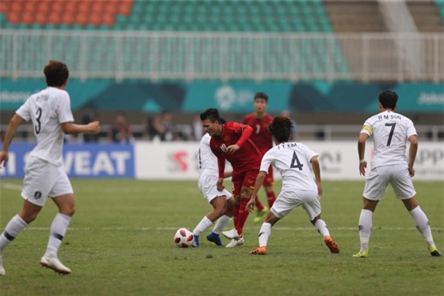 HLV Lê Thụy Hải lại có động thái đặc biệt với Olympic Việt Nam