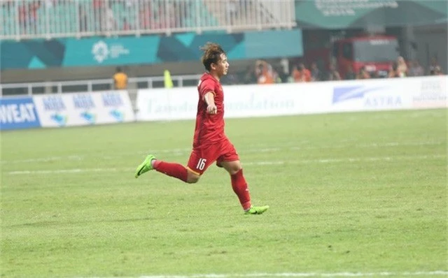
Minh Vương ghi bàn vào lưới Olympic Hàn Quốc
