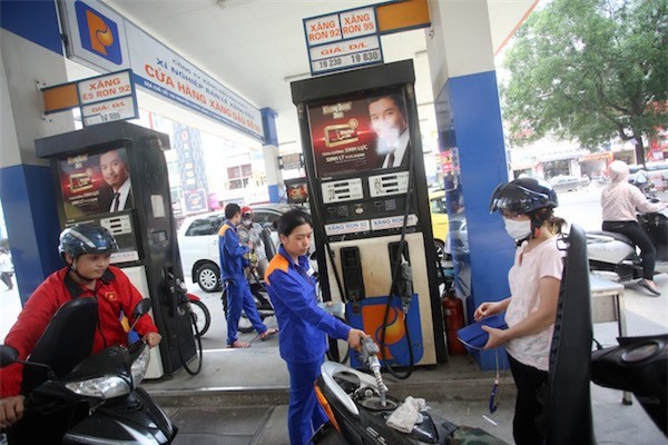 Nới khung thuế môi trường xăng lên 8.000 đồng/lít: Tạm dừng ít nhất hết năm 2019