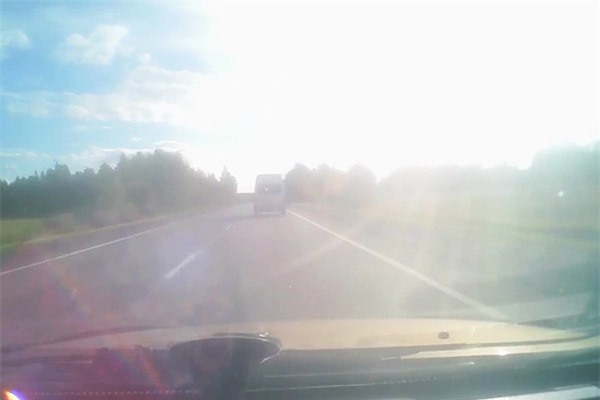 Clip: Buồn ngủ khi lái xe gây tai nạn kinh hoàng