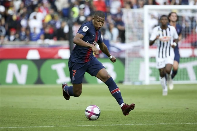 1. Kylian Mbappe (AS Monaco sang Paris Saint-Germain, 135 triệu euro).