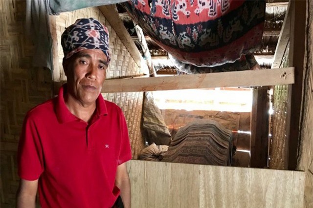 Sống chung với thi thể người chết trong vài năm để chờ xây mộ