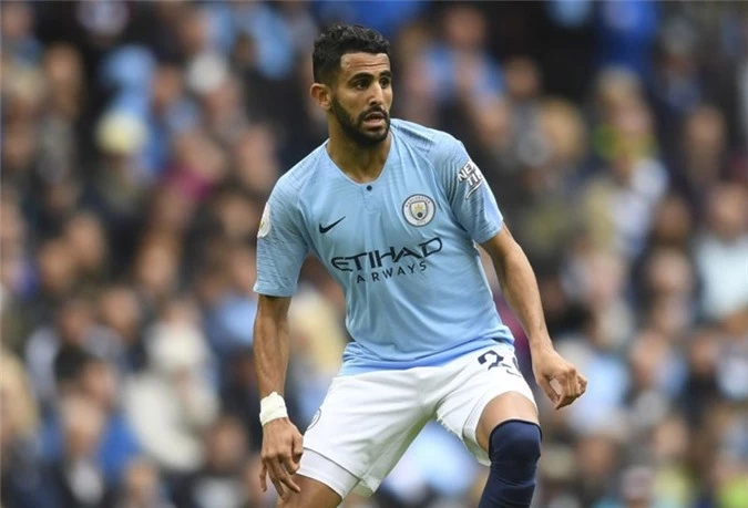 5. Riyad Mahrez (Leicester City sang Man City, 67,8 triệu euro).