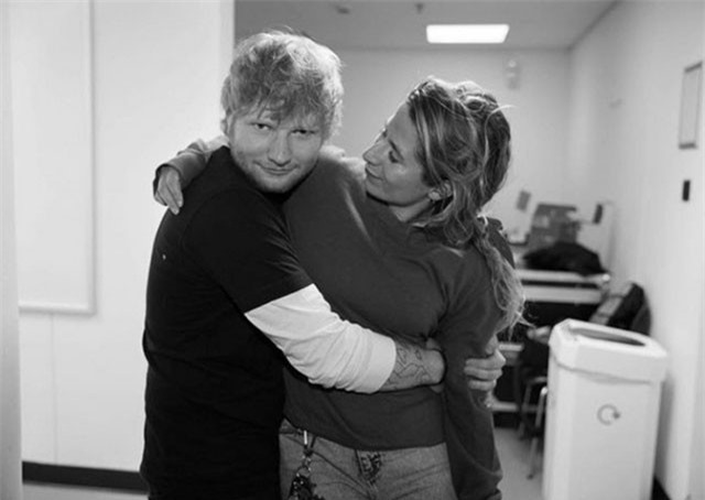 Ed Sheeran đã kết hôn với cô bạn quen từ năm 11 tuổi?