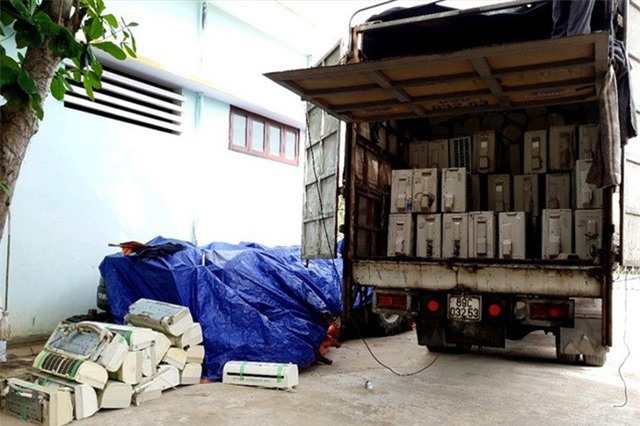 Bắt giữ lô hàng trị giá gần nửa tỷ đồng, không rõ nguồn gốc, xuất xứ