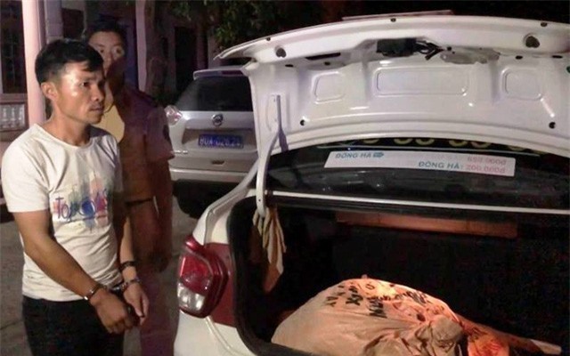 Thuê taxi vận chuyển gần 1 tạ thuốc nổ đi tiêu thụ