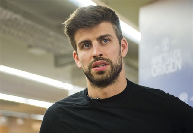 Gerard Pique có nguy cơ đi tù vì lái xe không giấy phép