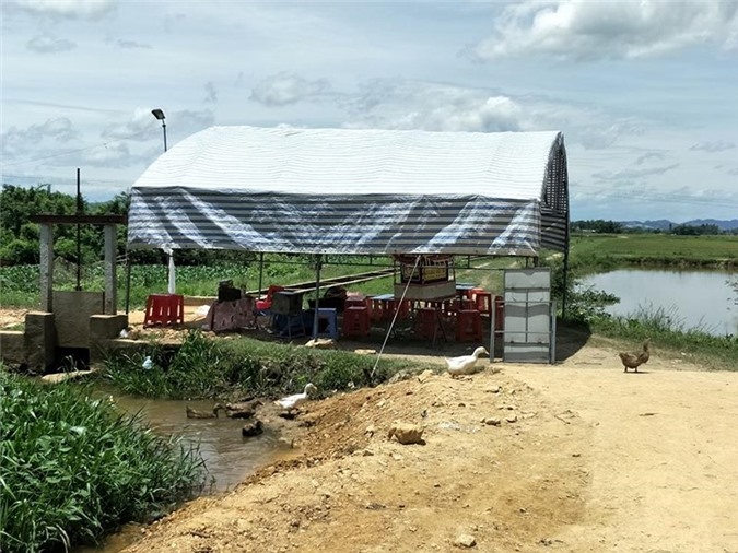 Hoảng hồn phát hiện hộp sọ bên bờ mương khi đi bắt cá