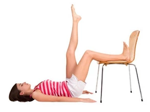 Đẹp nhờ 4 động tác đơn giản với ghế