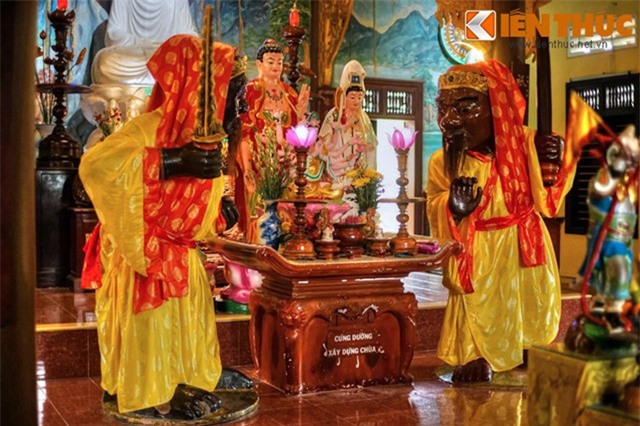 Huyền bí Ông Đỏ, Ông Đen 700 tuổi trong chùa cổ Bình Định