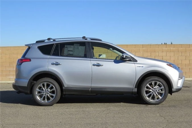 6. Toyota RAV4 Hybrid 2018.