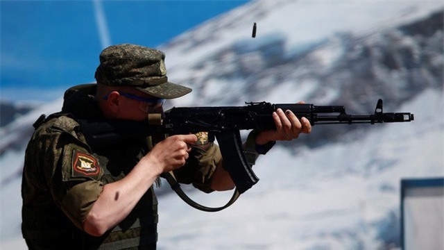 Gây sự với đoàn hộ tống tàu quân sự, trùm tội phạm nhận cái kết đắng