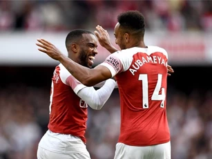 Clip: Arsenal thắng ‘toát mồ hôi’ trước Cardiff