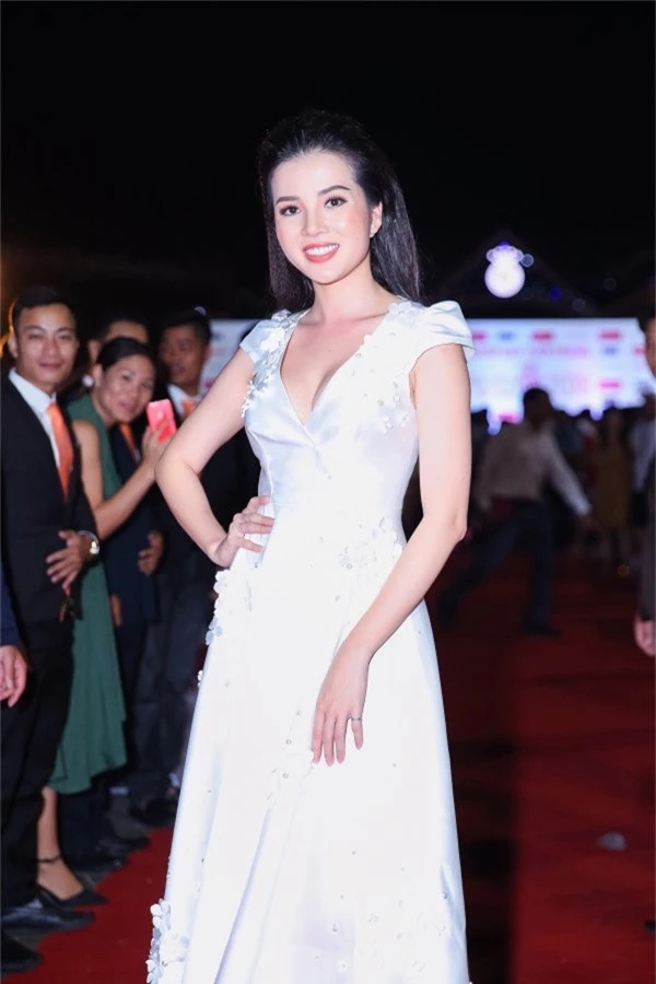 Hoa khôi Sinh viên Cần Thơ - Thuý Vi sắp đại diện Việt Nam thi Hoa hậu Châu Á Thái Bình Dương.