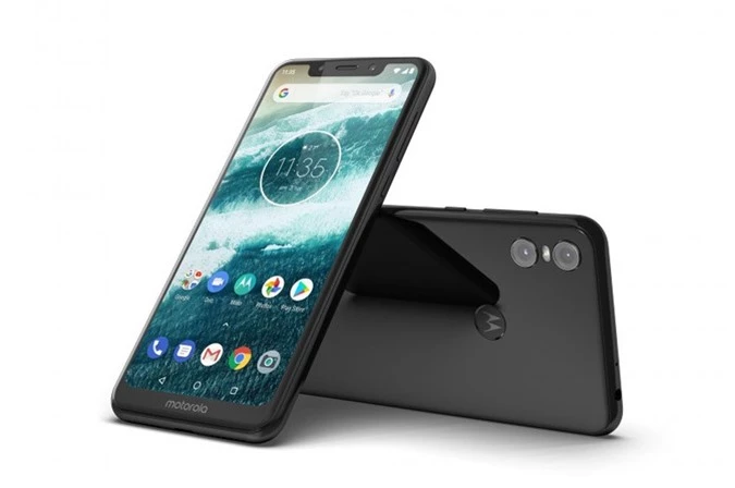 Motorola One.