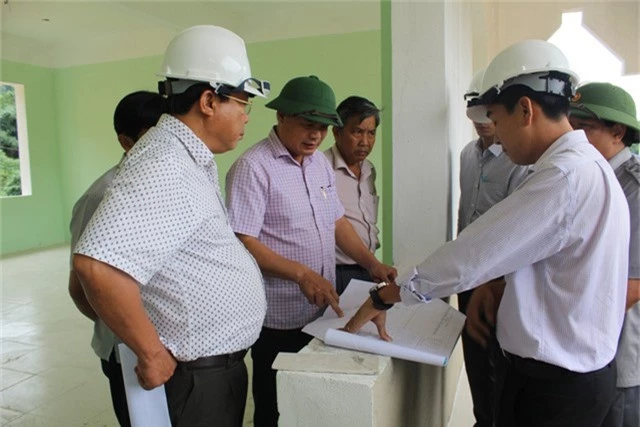 Lãnh đạo tỉnh đi kiểm tra công trình trường THPT Võ Chí Công