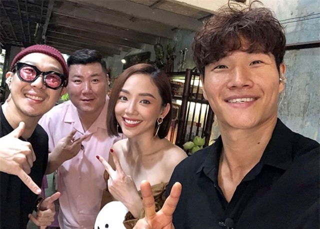 Kim Jong Kook và Haha đến Việt Nam, trò chuyện với sao Việt