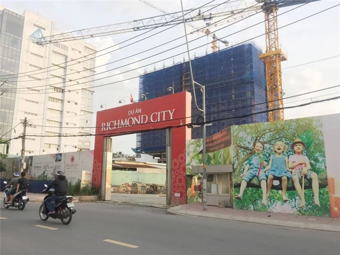 Dự án tổ hợp căn hộ cao cấp, dịch vụ thương mại Richmond City, tại 207C (địa chỉ cũ 97/5B) Nguyễn Xí, phường 26, quận Bình Thạnh.