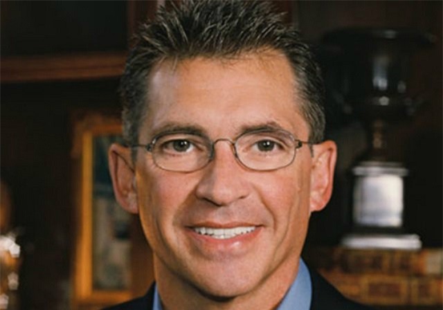 Top 10 tỷ phú nổi tiếng thế giới đi lên từ hai bàn tay trắng