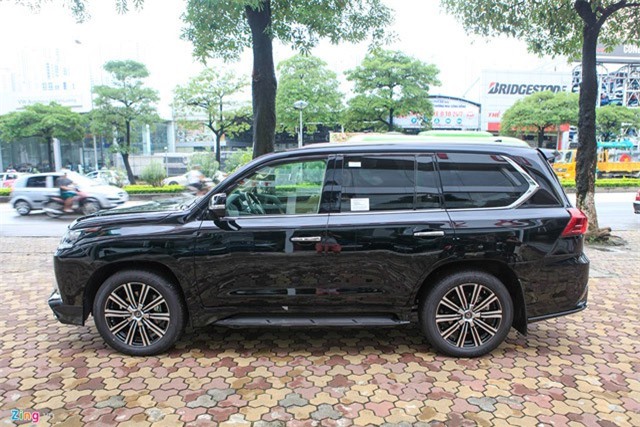 Ảnh chi tiết Lexus LX570 SuperSport bản 4 chỗ, giá hơn 10 tỷ tại Việt Nam