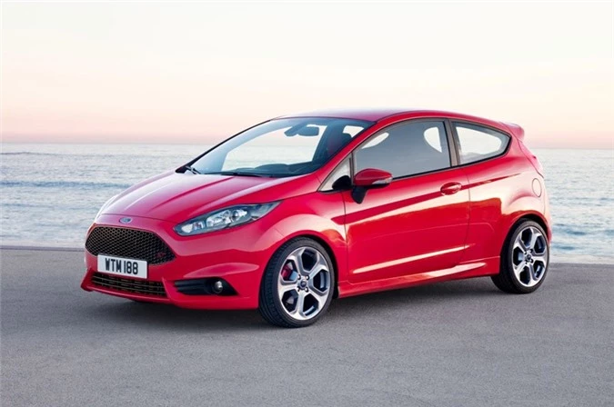 5. Ford Fiesta (doanh số: 181.954 chiếc).