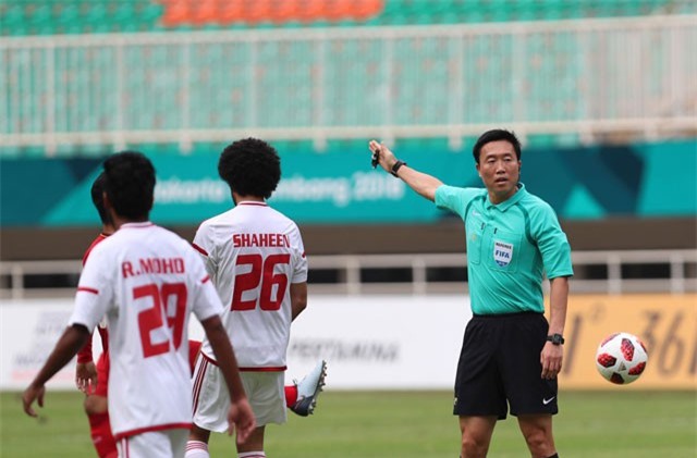 SỐC: Trọng tài xử ép Olympic Việt Nam từng được gạ dàn xếp tỉ số lấy… gái mại dâm