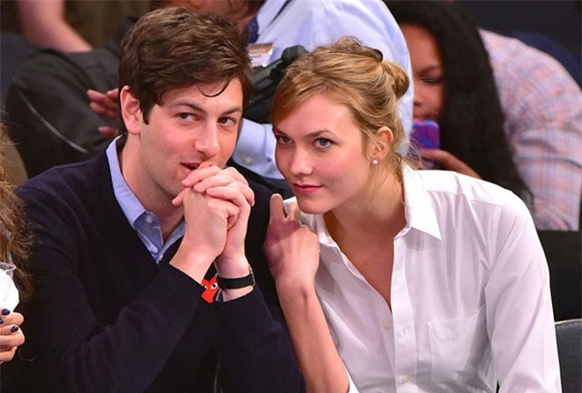 Thiên thần Victoria's Secret cưới em chồng Ivanka Trump vào năm 2019