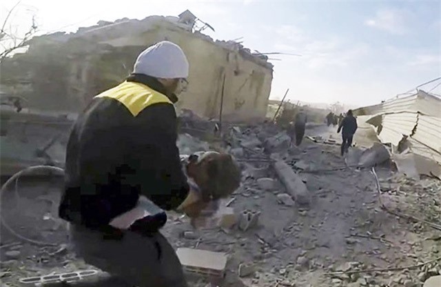 Thực hư Anh giúp Mũ bảo hiểm Trắng tuồn vũ khí hóa học vào Idlib tại Syria?