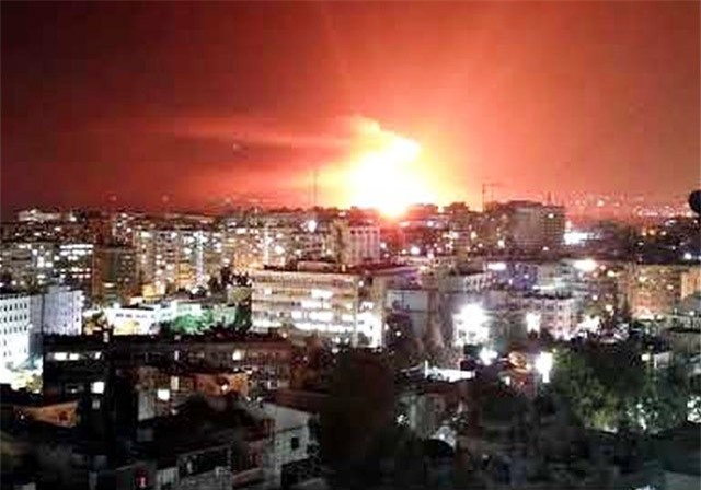 Clip: Phòng không Syria đập tan vụ không kích của Israel gần Damascus?