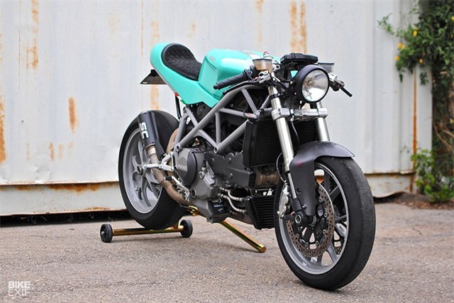 Cận cảnh Ducati 848 cafe fighter độ màu sắc lạ mắt