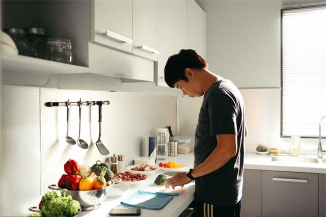 Thái Hòa từng cho gia đình vợ ‘leo cây’ ngày dạm ngõ