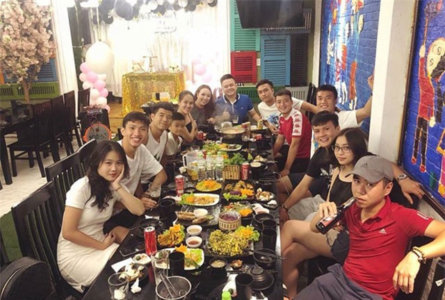 Tiến Dũng, Quang Hải, Đức Chinh "trốn" Olympic Việt Nam đi liên hoan