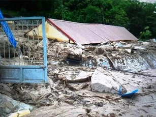 Mới tiếp cận được một phần huyện Mường Lát sau gần một tuần bị lũ cô lập