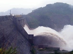 Thủy điện Hòa Bình, Sơn La đồng loạt xả lũ chiều nay