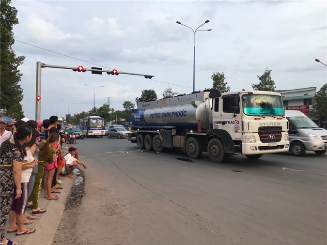 Đi chơi lễ, một thanh niên bị xe bồn cán chết thương tâm