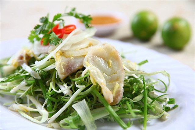 Quán gỏi cá gia truyền 3 đời, chỉ bán 40 đĩa mỗi ngày ở Sài Gòn