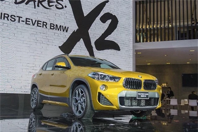 BMW X2 mới được trang bị động cơ xăng TwinPower Turbo 2.0, đi kèm hộp số tự động ly hợp kép 7 cấp cho công suất 192 mã lực và momen xoắn cực đại 280Nm.