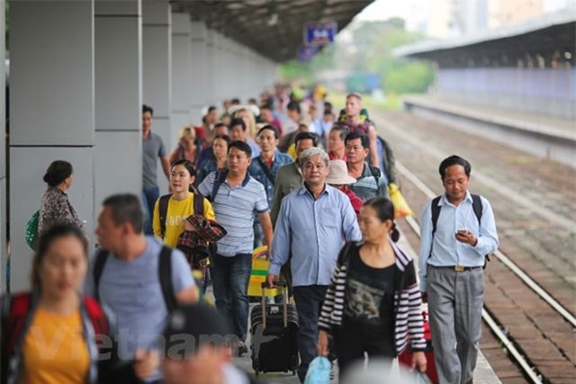 Đường sắt ‘nghiến răng chịu lỗ' để hút ‘thượng đế' quay trở lại