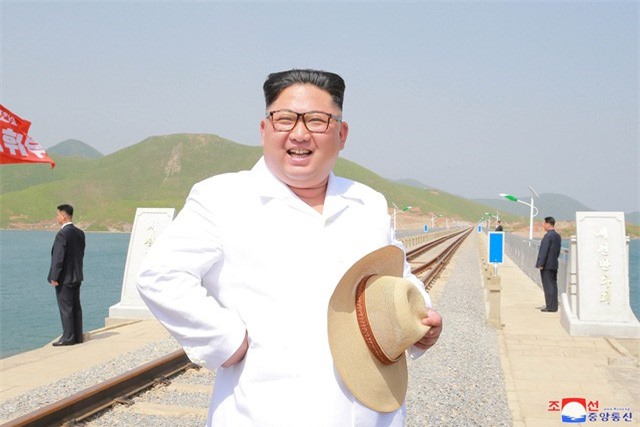 Ông Kim Jong-un vắng mặt suốt nửa tháng