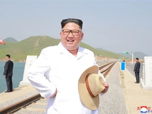 Ông Kim Jong-un vắng mặt suốt nửa tháng