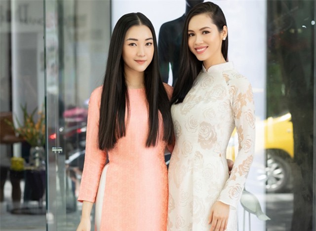 Á hậu Hoàng My diện áo dài khoe sắc cùng Hoa khôi xứ Huế Ngọc Trân