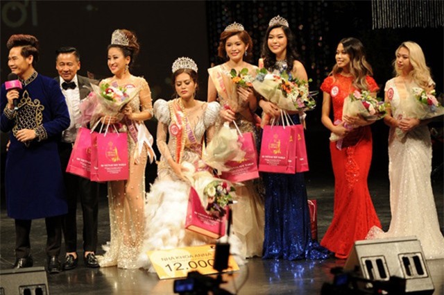 Người đẹp Đồng Nai ngất xỉu khi đăng quang Hoa hậu Việt Nam Thế giới