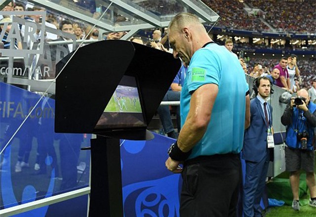  Premier League sắp thử nghiệm công nghệ VAR